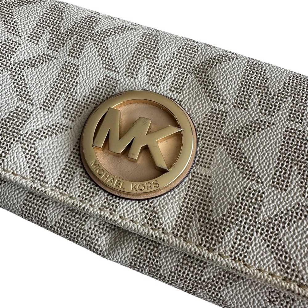 Michael Kors Fulton Flap Continental Long Wallet Monogram Vanilla Tan - Picture 2 of 5